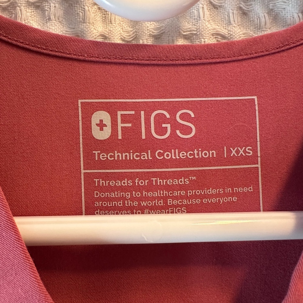 FIGS Top *breast cancer awareness edition* - Picture 2 of 3